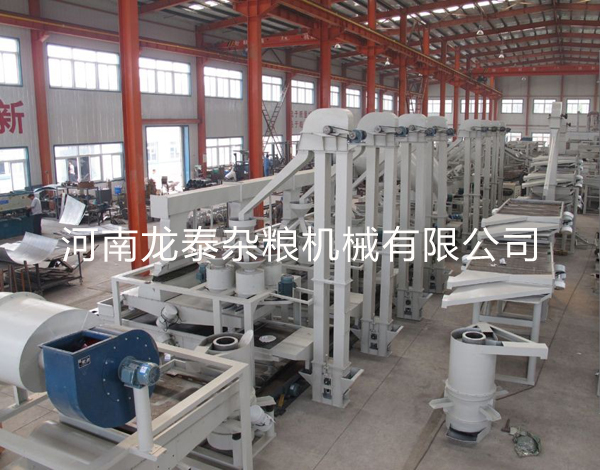 乌拉特中旗石哈河镇，鲁套宽 荞麦脱皮制粉1套